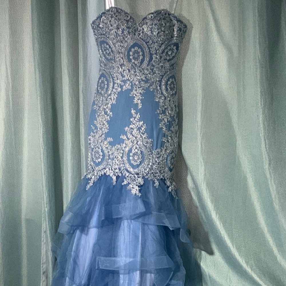 Elegant Blue Lace Evening Gown